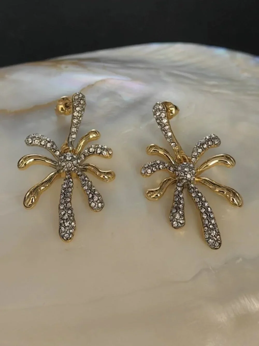 N/A gold tone